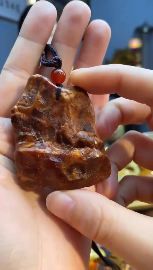 琥珀颈饰未镶嵌吊坠