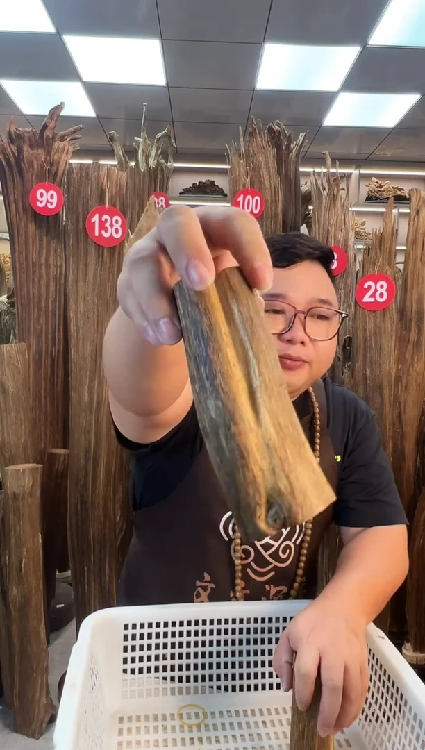 沉香碎屑沉香沉香原料摆件工艺品