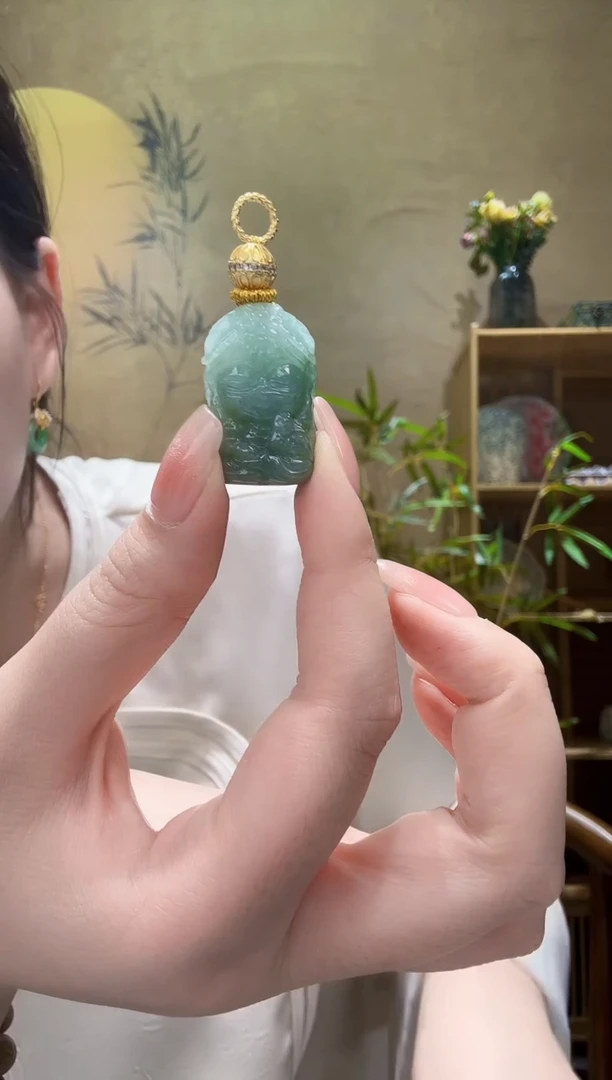 翡翠未镶嵌颈饰吊坠