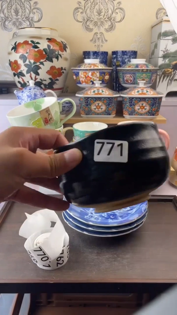 瓷片じ****f771满18元包邮谨慎参拍默认微瑕