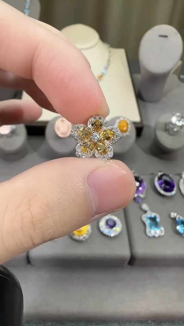 颈饰银S925镶嵌黄晶11mm吊坠设计款