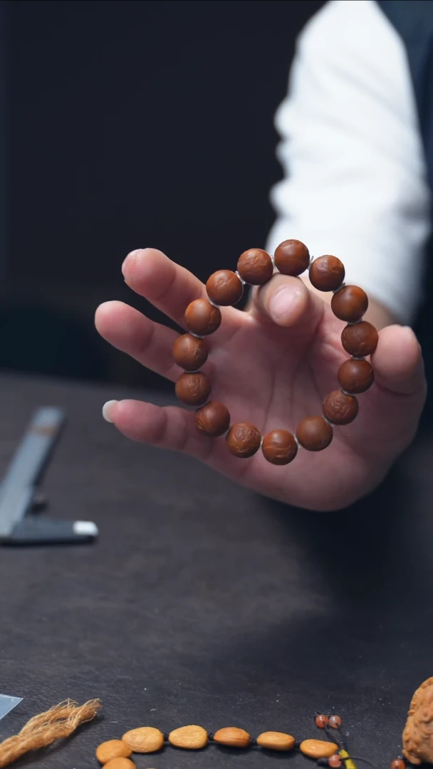 手串/手链橄榄核铁核雕刻罗汉