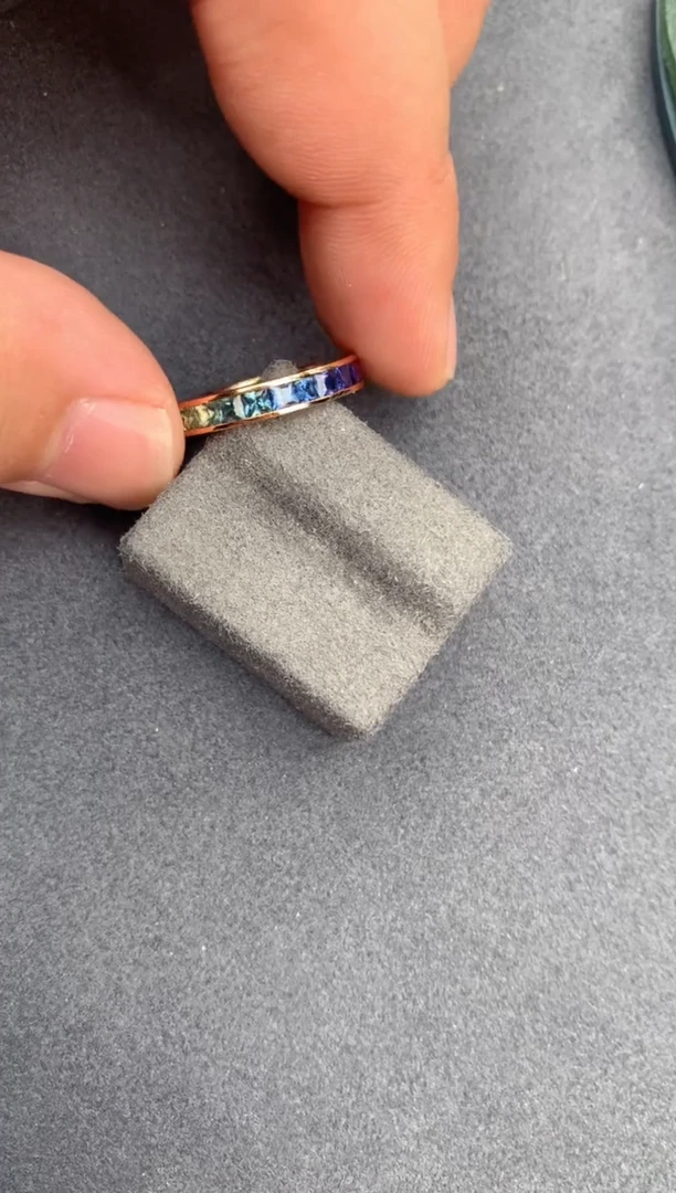 【闪购商品】蓝宝石戒指18K金镶嵌2.4ct彩蓝宝戒指