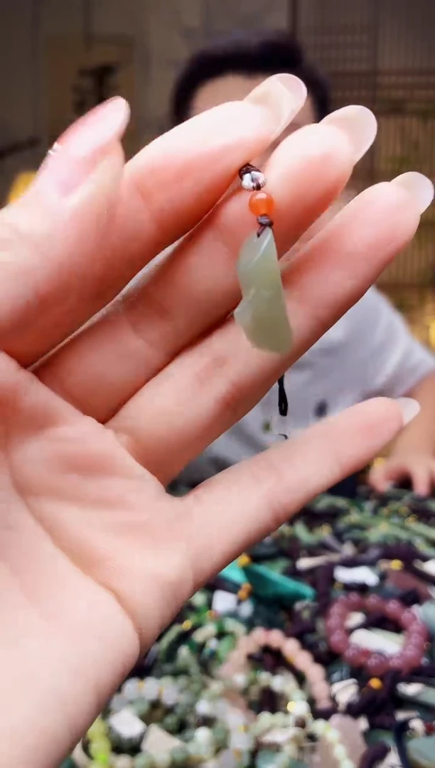 颈饰未镶嵌和田玉多样性发货，拍一发一