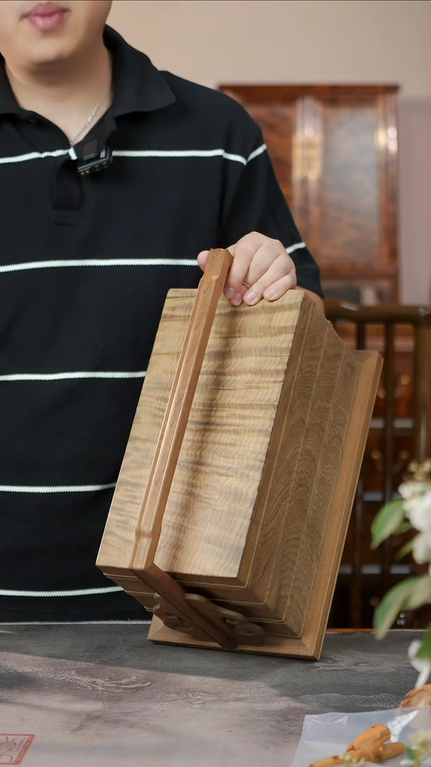 金丝楠169阴沉料满花纹原木款四层提盒