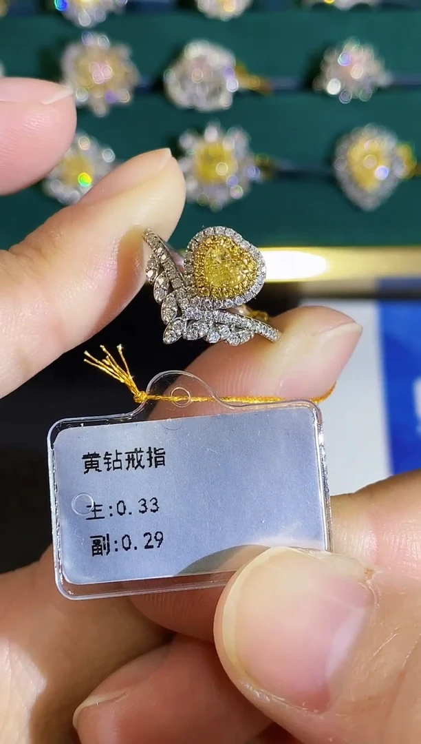 18K金镶嵌戒指钻石戒指