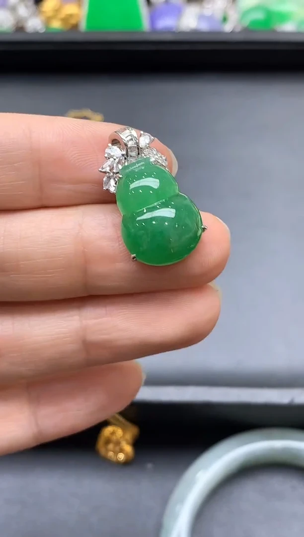 颈饰18K金镶嵌翡翠607-中国好珍宝