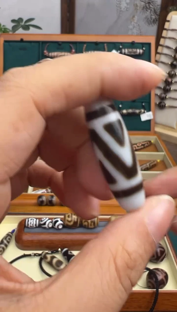 玛瑙/玉髓颈饰合金78.