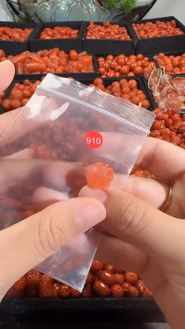 颈饰未镶嵌南红玛瑙1