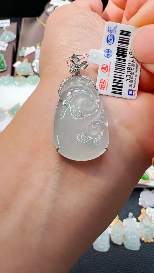 吊坠(不含链)18K金镶嵌翡翠如意吊坠1195