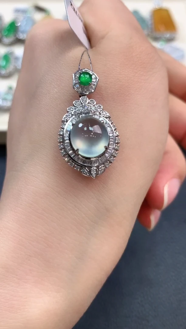 【闪购商品】翡翠吊坠(不含链)18K金镶嵌n79