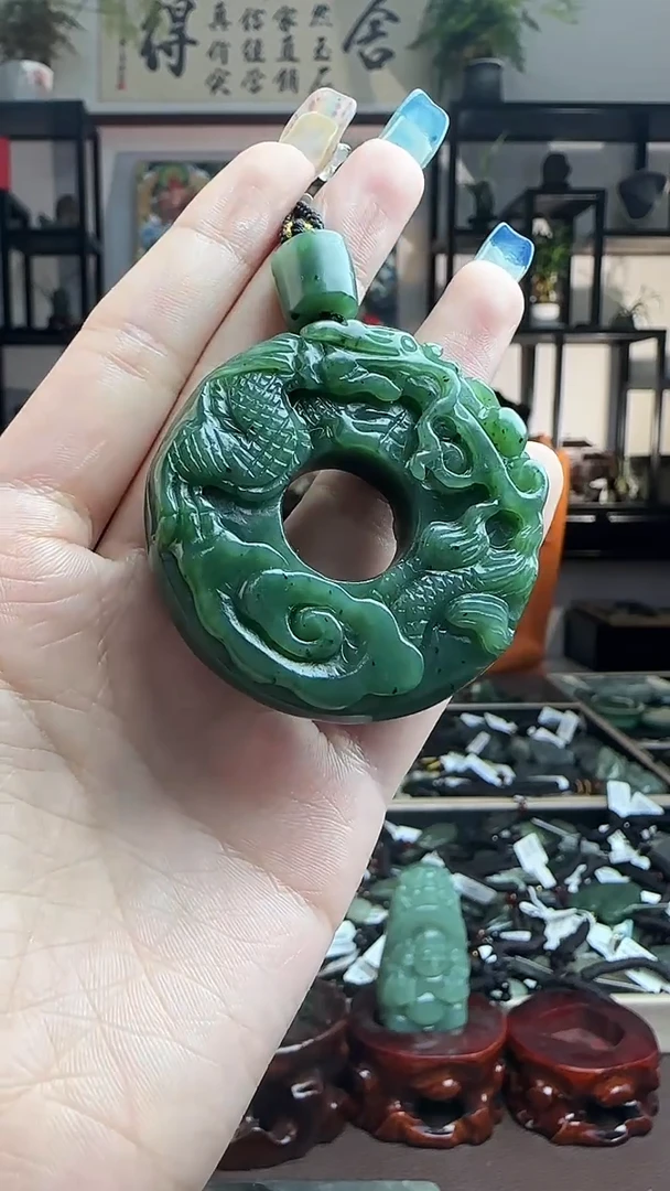 颈饰未镶嵌和田玉龍多样性发其一