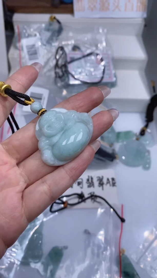 颈饰未镶嵌翡翠吊坠