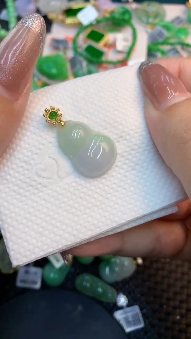 颈饰未镶嵌翡翠1