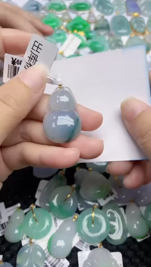 翡翠未镶嵌颈饰天然翡翠A货