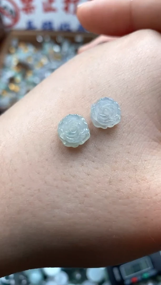 【闪购商品】翡翠颈饰未镶嵌哥哥