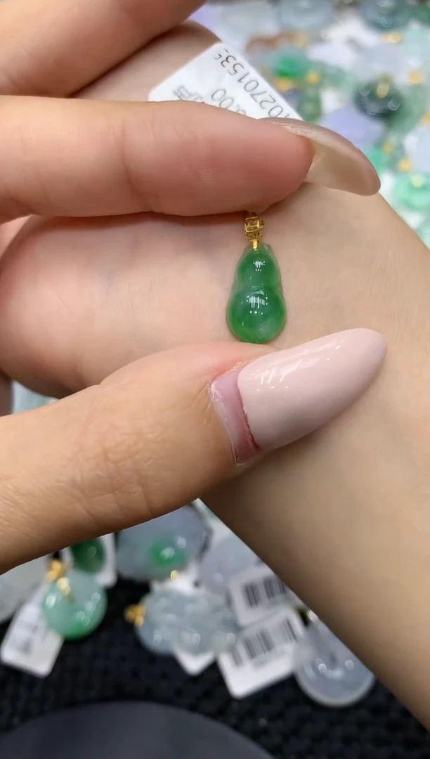颈饰18K金镶嵌翡翠111111111111