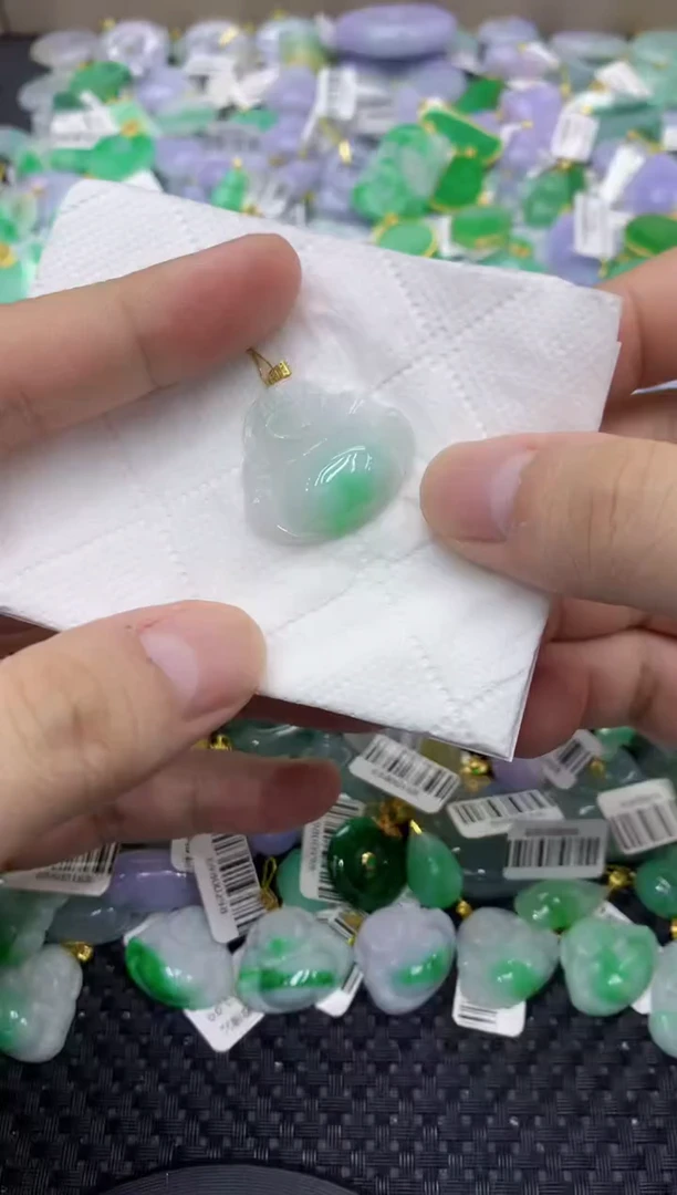 颈饰18K金镶嵌翡翠天然缅甸翡翠A货