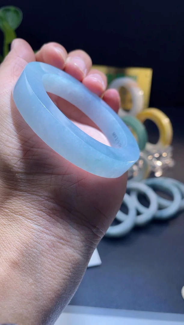 未镶嵌手镯定制翡翠手镯