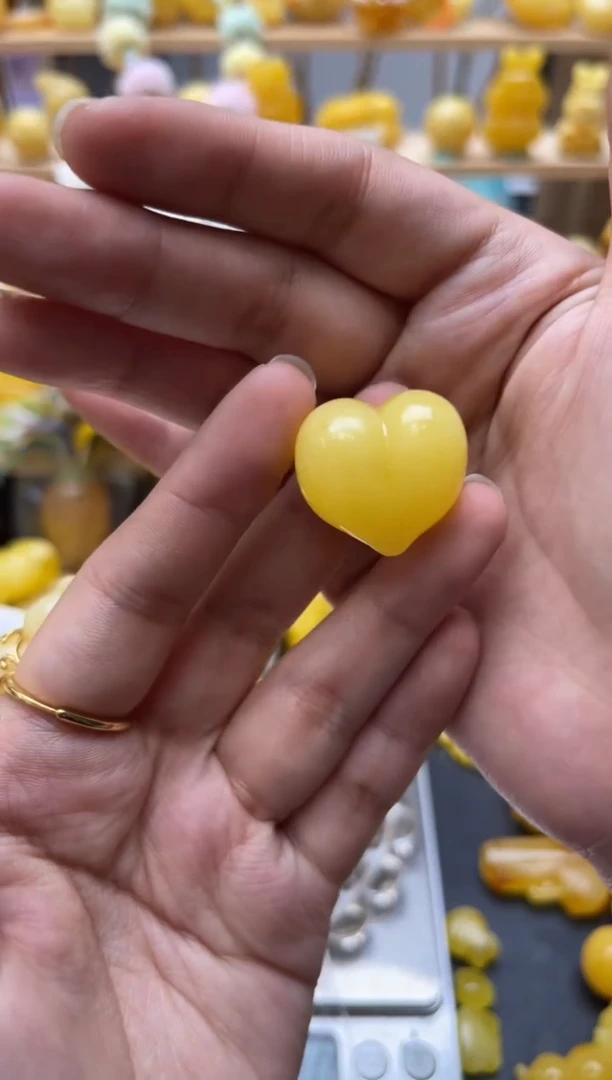 琥珀未镶嵌珠宝奇石055 琥珀蜜蜡微瑕