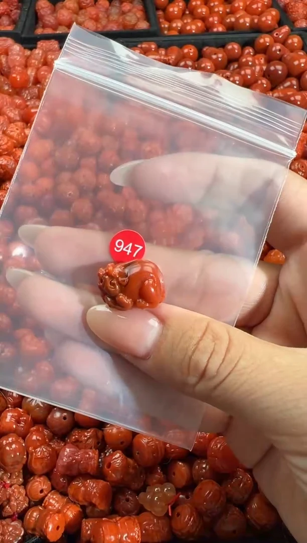 颈饰未镶嵌南红玛瑙1