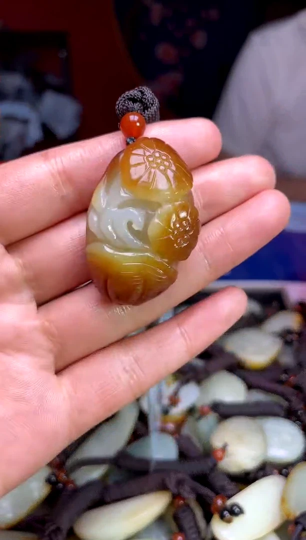 和田玉未镶嵌颈饰1