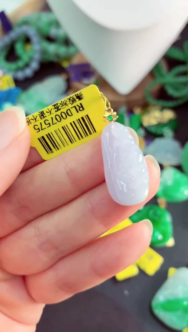 吊坠(不含链)18K金镶嵌翡翠挂件