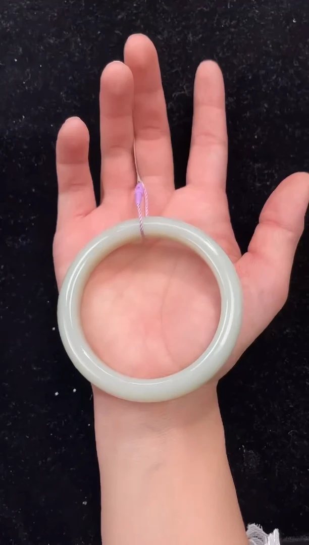 未镶嵌手镯和田玉新疆且末近矿料60-61圈口上等和田玉手镯女