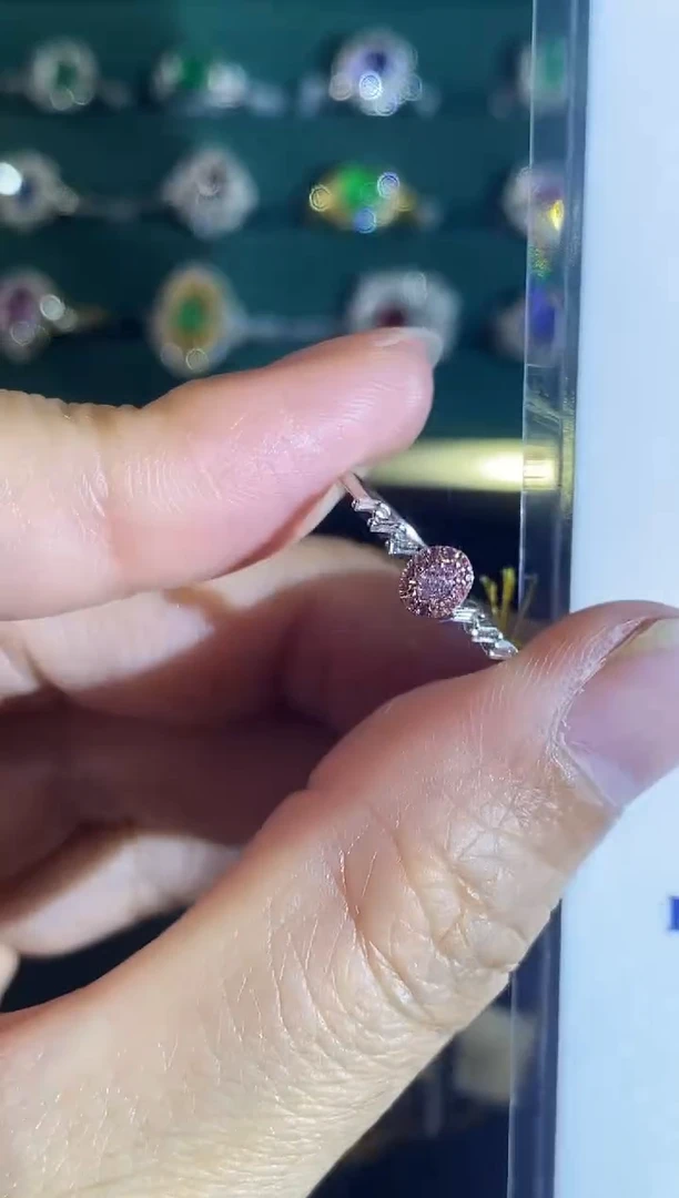 18K金镶嵌戒指钻石22