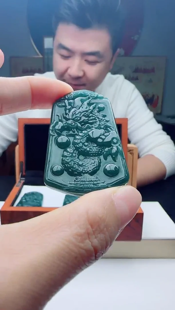 颈饰未镶嵌翡翠多样性发其一