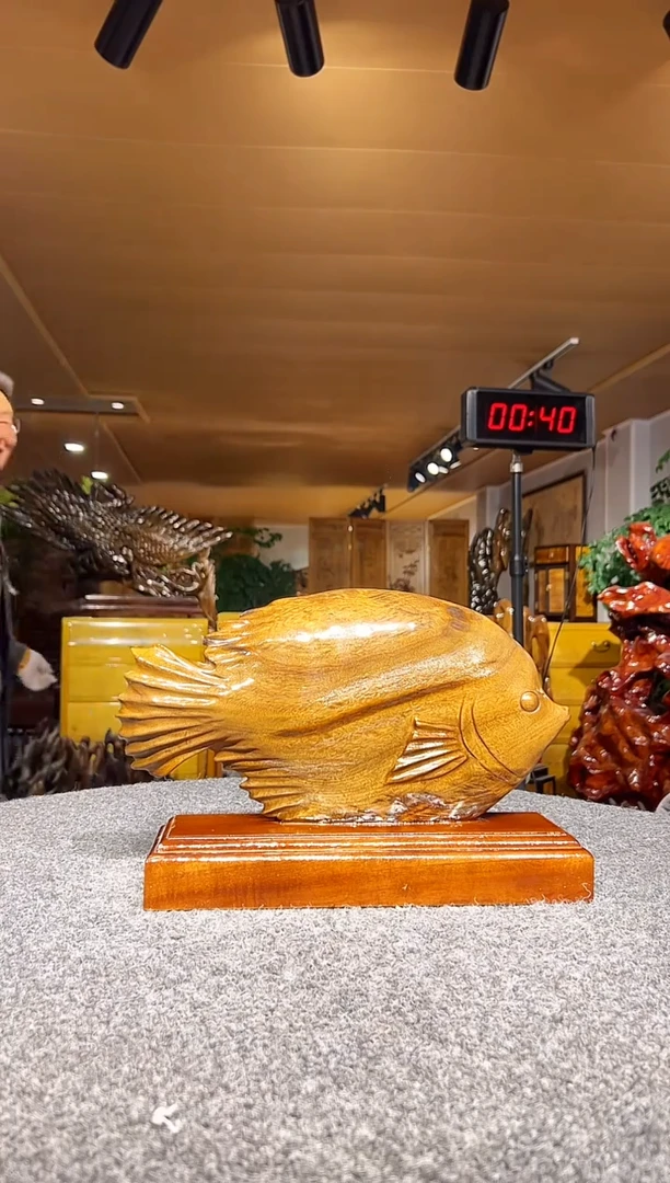 金丝楠木雕款自*金丝楠木摆件