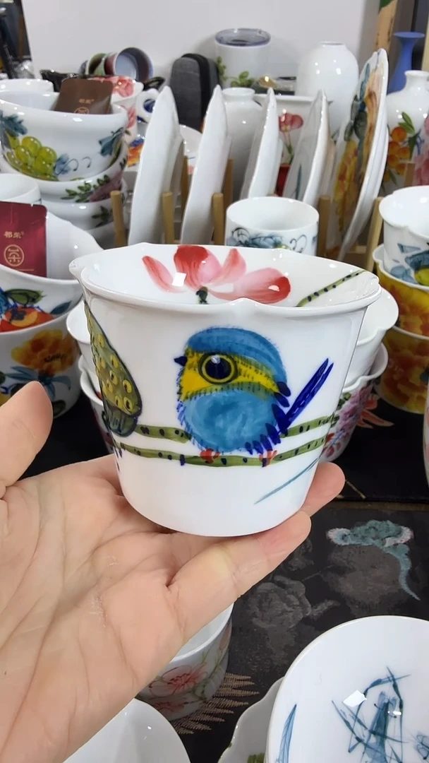 摆件陶瓷景德镇高温瓷（花口杯）