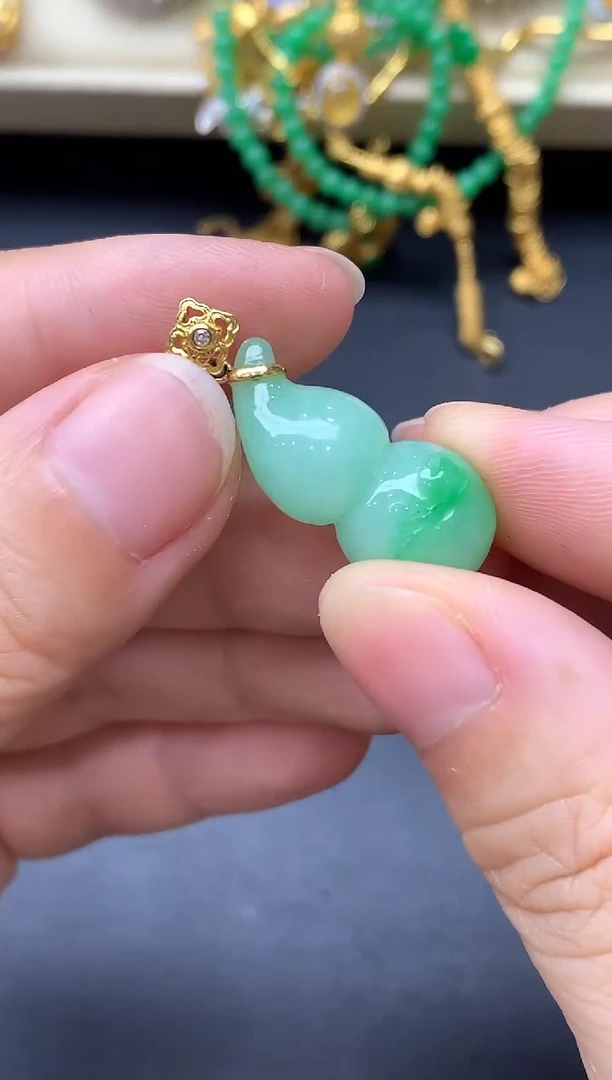 翡翠18K金镶嵌颈饰83国好珍宝