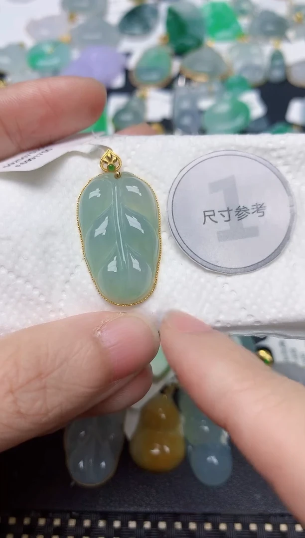 颈饰18K金镶嵌翡翠天然缅甸A货翡翠