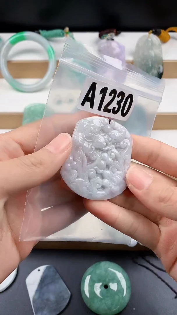 颈饰未镶嵌翡翠天然翡翠吊坠挂件
