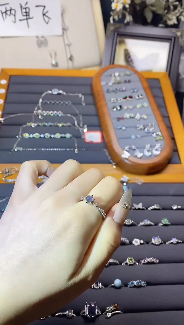 【闪购商品】水晶手链银S925镶嵌A137