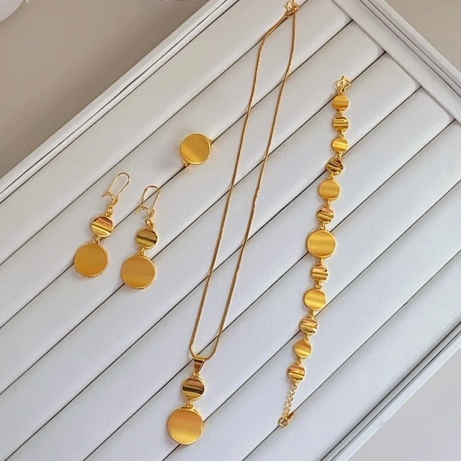 钛钢亚克力项链 四件套气质轻奢时尚百搭复古古风小众简约法式ins