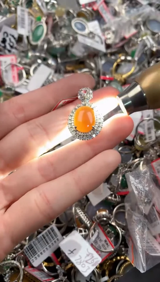 18K金镶嵌戒指翡翠666   2