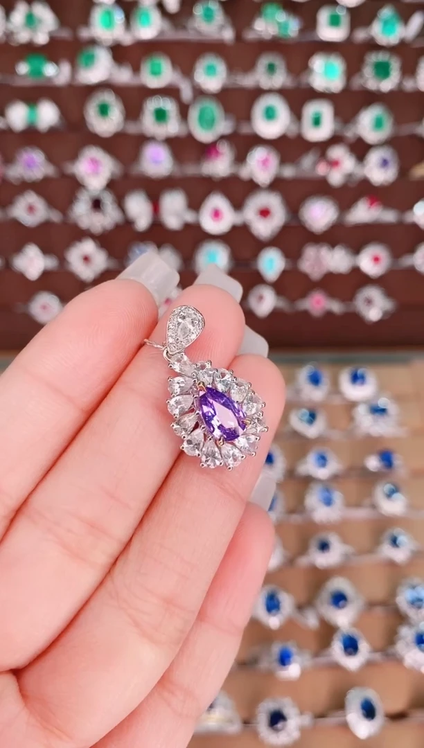 【闪购商品】彩色蓝宝石18K金吊坠18K金镶嵌.