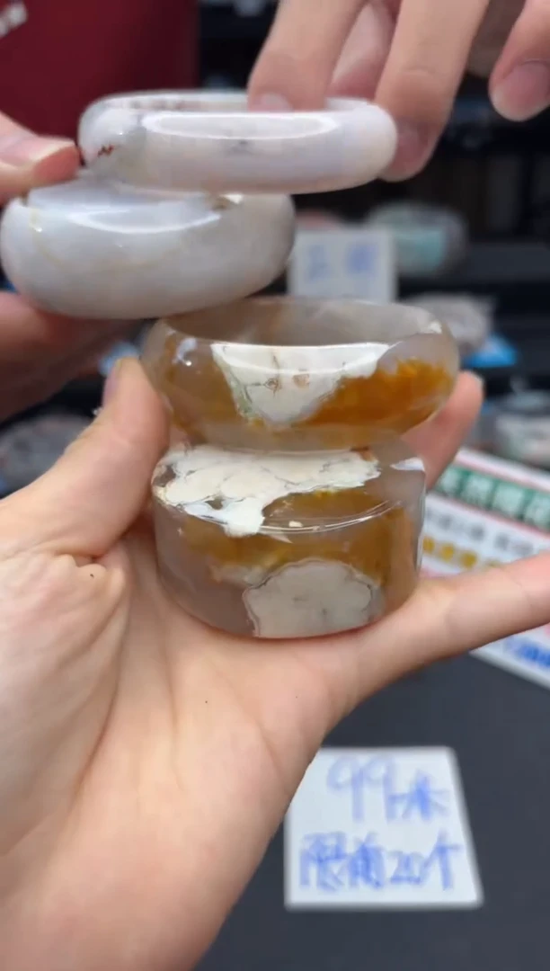 【闪购商品】石英质玉手镯未镶嵌897（54圈赠送镯心）