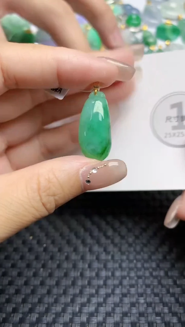 颈饰18K金镶嵌翡翠天然缅甸A货翡翠百元以上9元证书费自理