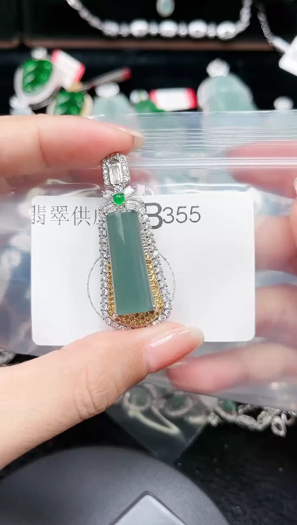 【闪购商品】翡翠颈饰未镶嵌赠皮绳355