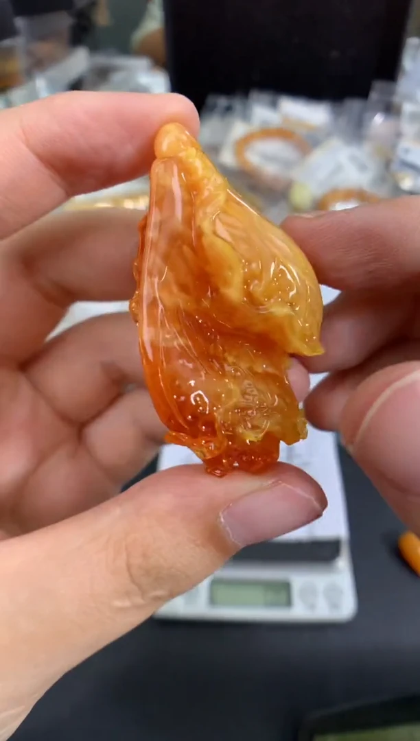 琥珀未镶嵌珠宝奇石1