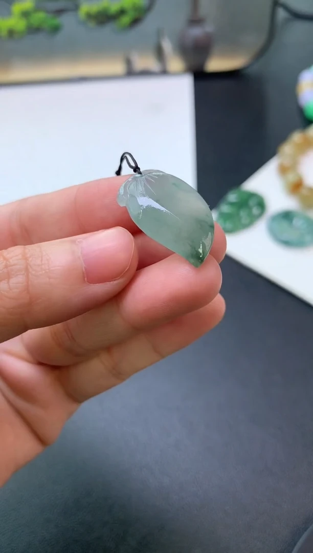 未镶嵌定制翡翠毛货