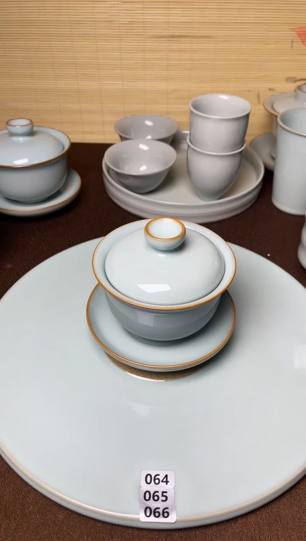 天青釉-微瑕纯手工150cc三才元宝盖碗