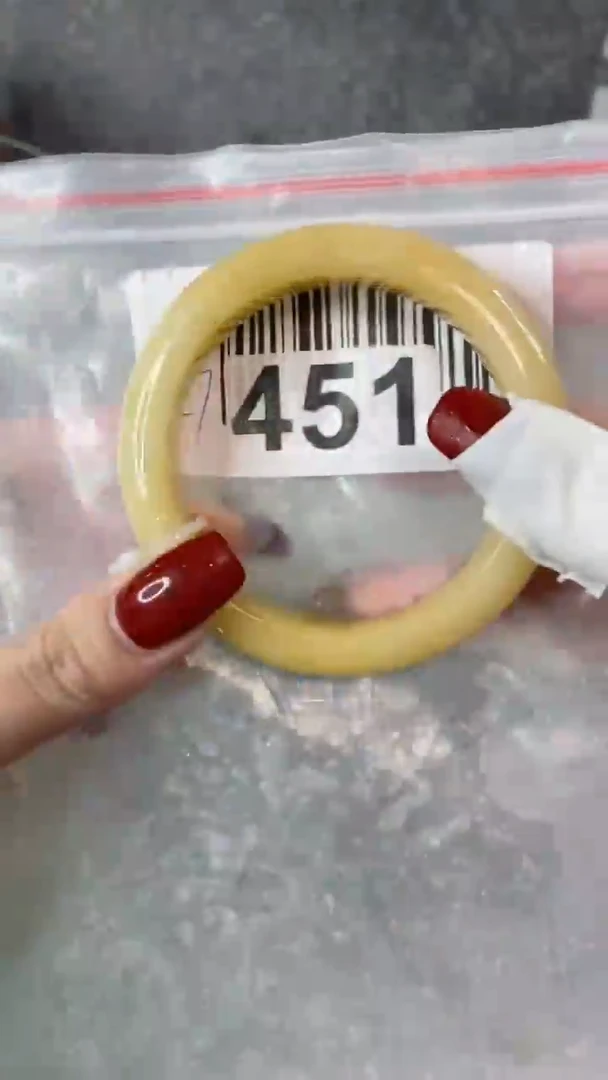 【闪购商品】石英质玉手镯未镶嵌5960+451