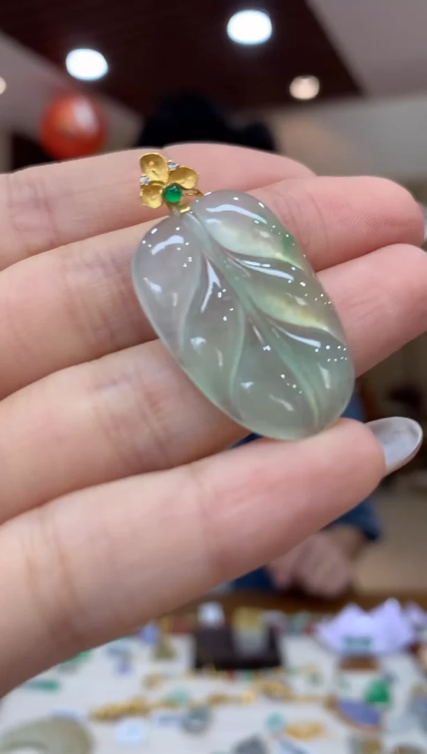 吊坠(不含链)18K金镶嵌翡翠叶子