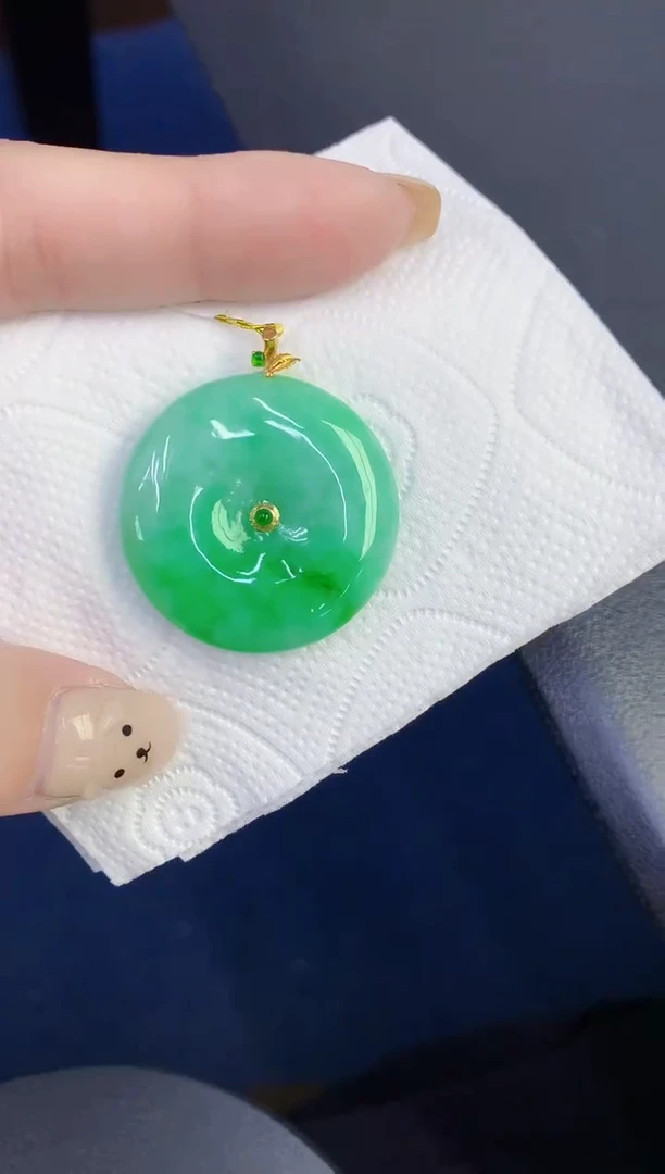 颈饰18K金镶嵌翡翠缅甸天然翡翠A货