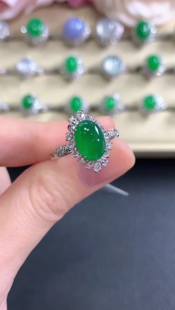 18K金镶嵌戒指翡翠冬日珠宝Q171