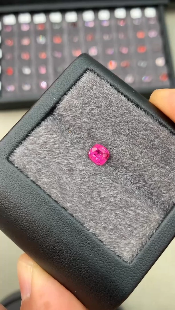 【闪购商品】定制尖晶石裸石未镶嵌1.06ct 枕型 粉色调